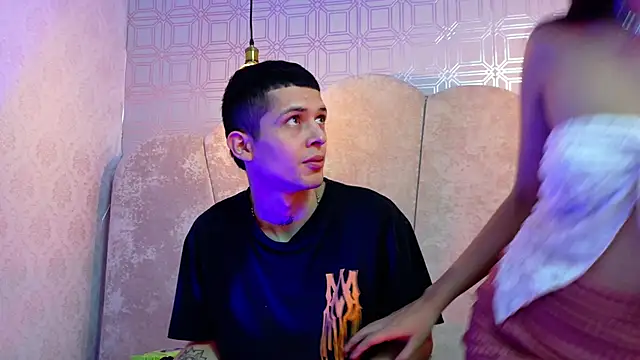 kendalltaylorr online show from December 3, 2025, 12:36 pm