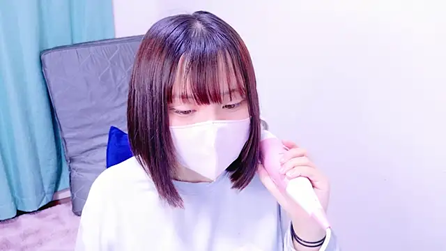 senachinnn online show from December 11, 2024, 7:42 am