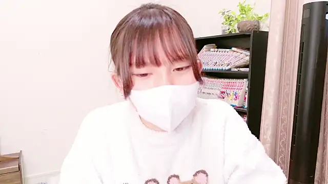 senachinnn online show from February 10, 2025, 2:19 am