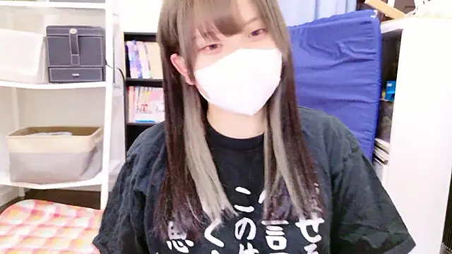 senachinnn online show from October 21, 2025, 6:36 am