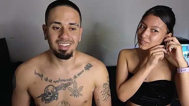 Snapshot of tony_and_sophia chatting on June 18, 2026, 2:01 am tony and sophia online show from June 18, 2026, 2:01 am