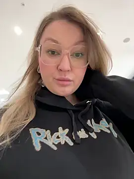 Snapshot of Teya_moon_ chatting on January 19, 2026, 11:03 am Teya moon online show from January 19, 2026, 11:03 am