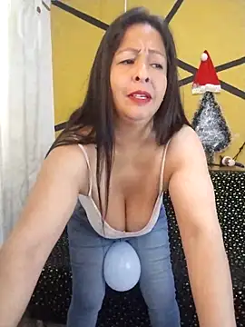 Catalina JH online show from December 11, 2024, 3:15 pm