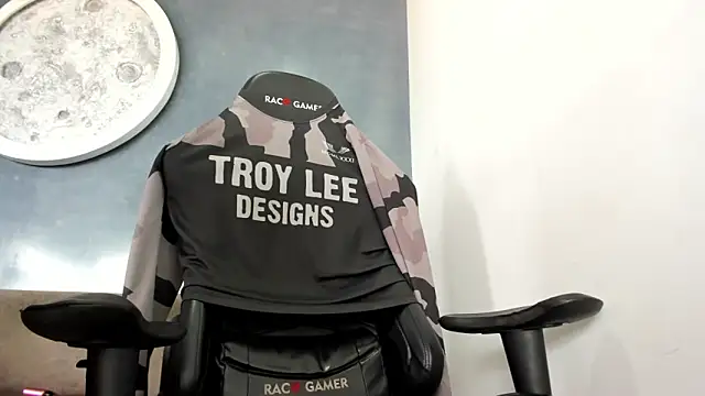 Snapshot of Bryan_Bronx chatting on October 29, 2025, 2:30 pm Bryan Bronx online show from October 29, 2025, 2:30 pm