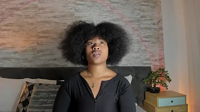 Anneth  M online show from November 25, 2025, 7:36 pm