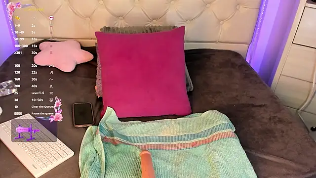 Chanttall  online show from March 11, 2025, 7:58 am