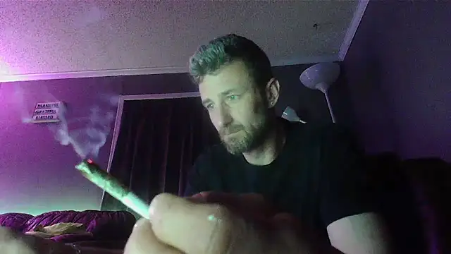 Snapshot of HungStud4You chatting on March 21, 2025, 6:38 am HungStud4You online show from March 21, 2025, 6:38 am