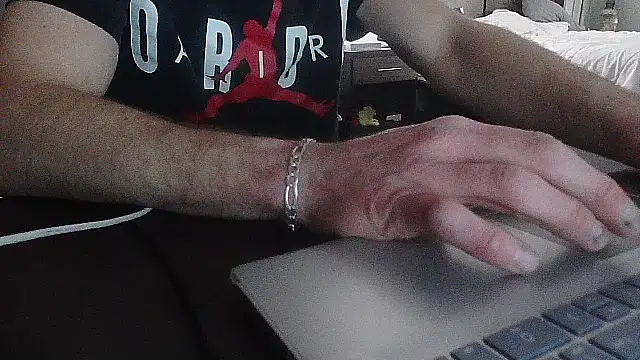 Snapshot of HungStud4You chatting on January 6, 2026, 3:32 am HungStud4You online show from January 6, 2026, 3:32 am