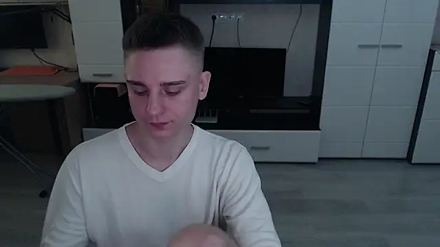 angryzan online show from September 30, 2025, 6:07 am