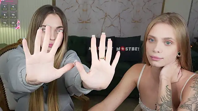 Snapshot of Lana_Pulse chatting on December 5, 2024, 11:40 pm Lana Pulse online show from December 5, 2024, 11:40 pm