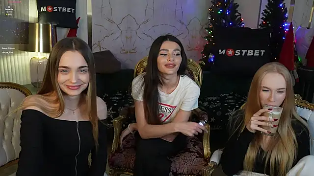 Snapshot of Lana_Pulse chatting on December 26, 2024, 11:35 pm Lana Pulse online show from December 26, 2024, 11:35 pm