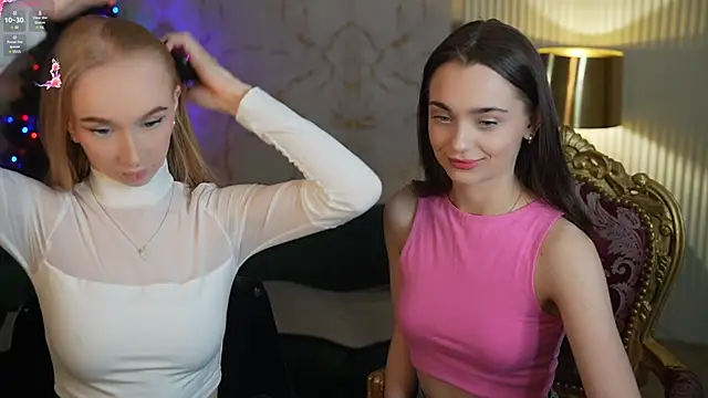 Snapshot of Lana_Pulse chatting on January 19, 2025, 11:32 pm Lana Pulse online show from January 19, 2025, 11:32 pm