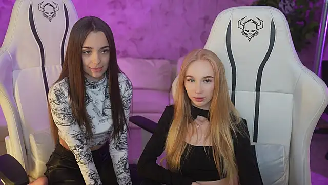 Snapshot of Lana_Pulse chatting on February 9, 2025, 2:49 am Lana Pulse online show from February 9, 2025, 2:49 am