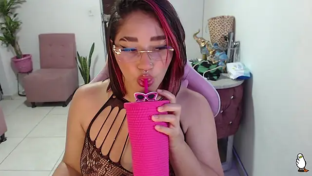 Snapshot of littleangel1_m chatting on December 3, 2024, 11:02 pm littleangel1 m online show from December 3, 2024, 11:02 pm
