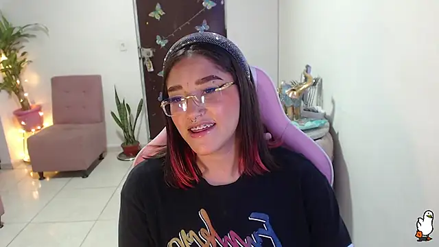 Snapshot of littleangel1_m chatting on February 21, 2025, 10:37 pm littleangel1 m online show from February 21, 2025, 10:37 pm