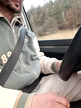 Snapshot of Zeefy chatting on January 10, 2025, 7:57 am Zeefy online show from January 10, 2025, 7:57 am