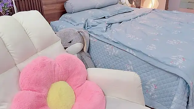 Snapshot of _Ely_ chatting on October 16, 2025, 3:35 pm Ely online show from October 16, 2025, 3:35 pm