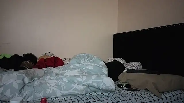 hailzeffn online show from October 25, 2025, 8:55 am