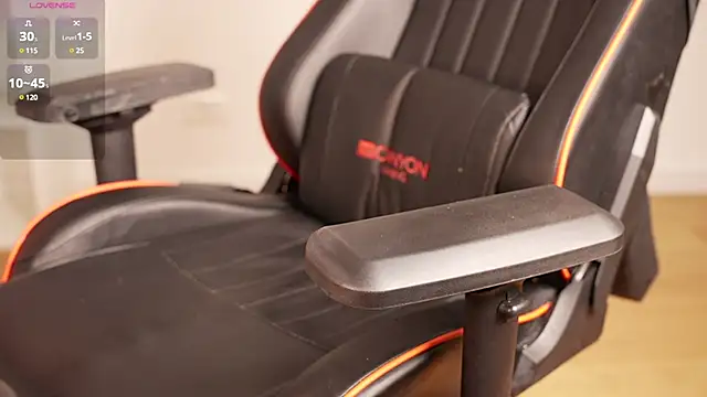 Snapshot of Vikky_Love chatting on February 14, 2025, 7:33 pm Vikky Love online show from February 14, 2025, 7:33 pm