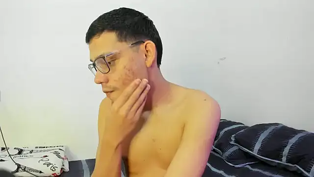 Snapshot of Diego-Monsalve chatting on October 29, 2025, 11:17 pm Diego-Monsalve online show from October 29, 2025, 11:17 pm