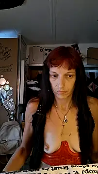 whitetrashdirtyslut online show from June 5, 2026, 12:55 pm