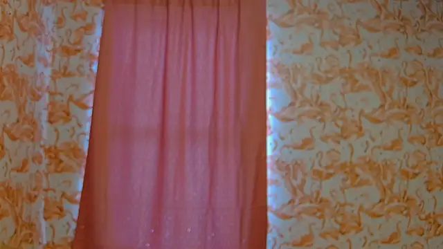 strawberrysmoothie online show from January 3, 2025, 7:07 pm