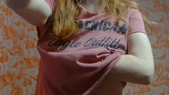 strawberrysmoothie online show from January 17, 2025, 3:45 am