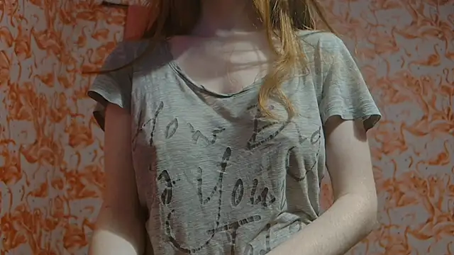 strawberrysmoothie online show from February 13, 2025, 12:35 am