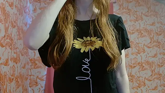 strawberrysmoothie online show from September 18, 2025, 5:37 pm