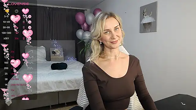 Snapshot of Vanessa_Nowak chatting on February 25, 2025, 4:21 pm Vanessa Nowak online show from February 25, 2025, 4:21 pm