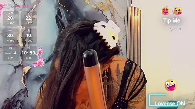 khiara moretti online show from February 28, 2026, 12:17 pm