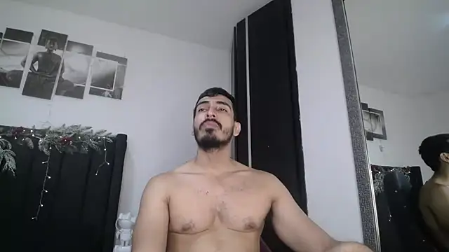 Snapshot of muscle_ares chatting on December 3, 2024, 11:55 am muscle ares online show from December 3, 2024, 11:55 am