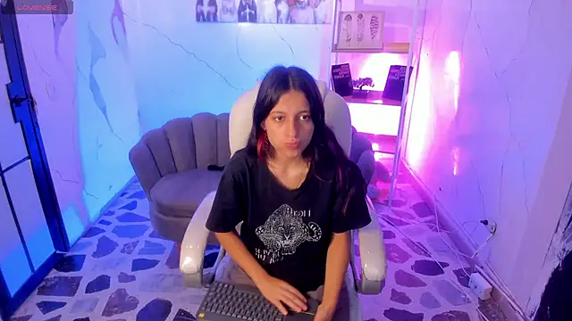 Agathaargent  online show from September 30, 2025, 5:01 am