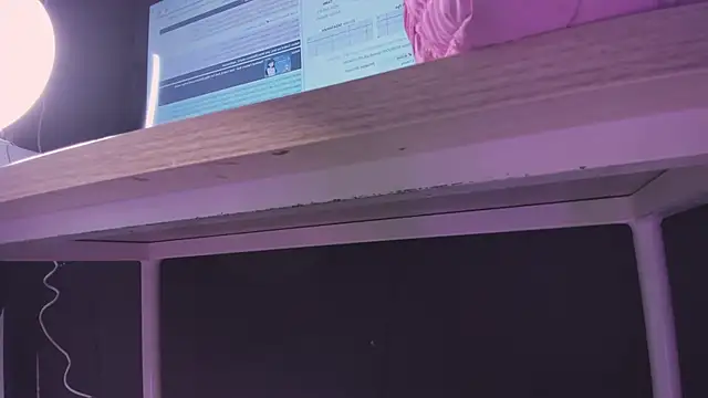 Agathaargent  online show from October 9, 2025, 7:34 pm