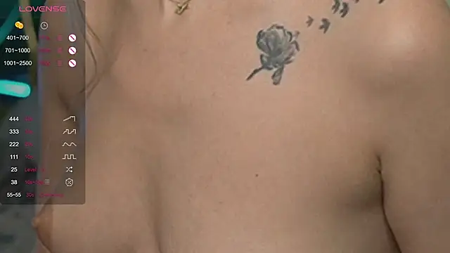 ScarletColes online show from February 13, 2025, 5:26 am