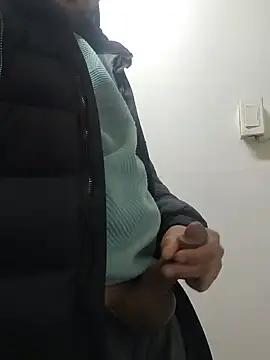 Snapshot of Fucklover011 chatting on February 11, 2025, 9:53 am Fucklover011 online show from February 11, 2025, 9:53 am