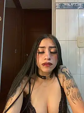 Snapshot of Bunny_sexy01 chatting on December 31, 2024, 2:19 am Bunny sexy01 online show from December 31, 2024, 2:19 am