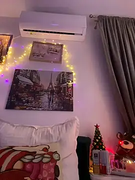 Snapshot of EvelynFrances chatting on December 25, 2024, 5:58 pm EvelynFrances online show from December 25, 2024, 5:58 pm