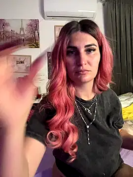 Snapshot of EvelynFrances chatting on September 27, 2025, 6:46 pm EvelynFrances online show from September 27, 2025, 6:46 pm