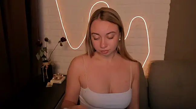 DanielaWisse online show from December 7, 2024, 9:00 pm