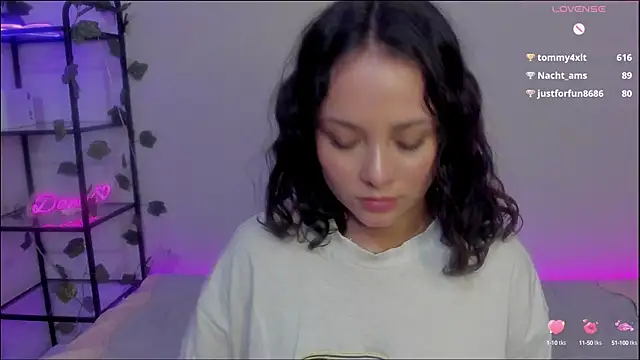 Snapshot of Megan_Rodrigo chatting on January 14, 2025, 1:15 am Megan Rodrigo online show from January 14, 2025, 1:15 am