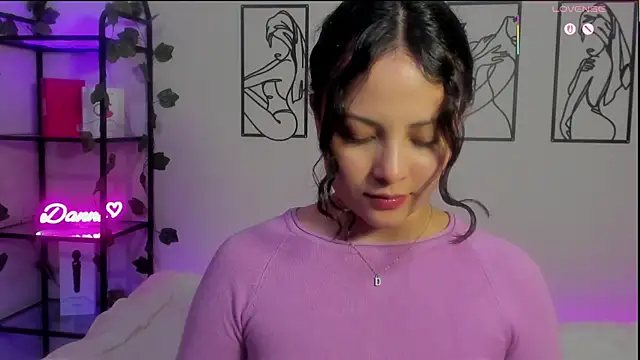 Snapshot of Megan_Rodrigo chatting on February 12, 2025, 11:09 pm Megan Rodrigo online show from February 12, 2025, 11:09 pm