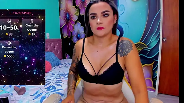 mia bigtits17 online show from December 28, 2024, 3:59 pm