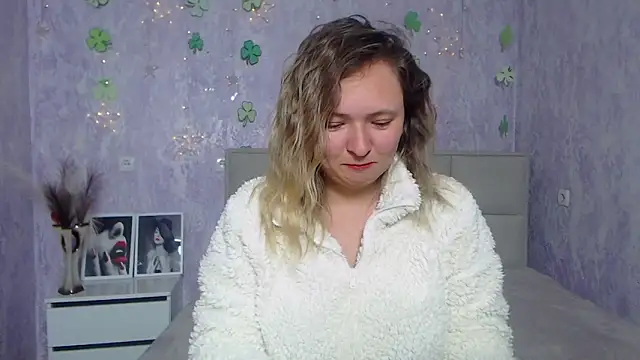 SallyVerda online show from March 18, 2025, 9:53 pm