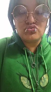 lucky-leah online show from February 10, 2026, 3:32 am