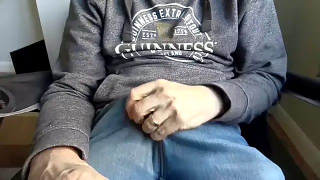 hornyguyuk1973 online show from March 13, 2026, 8:21 am