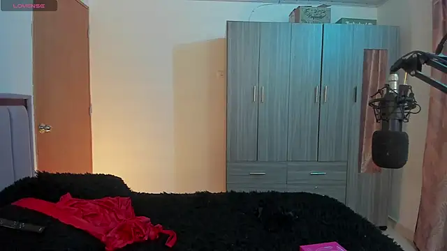 Snapshot of Kayla_foxxy chatting on September 16, 2025, 5:30 am Kayla foxxy online show from September 16, 2025, 5:30 am