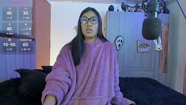 Snapshot of Kayla_foxxy chatting on October 21, 2025, 4:57 am Kayla foxxy online show from October 21, 2025, 4:57 am