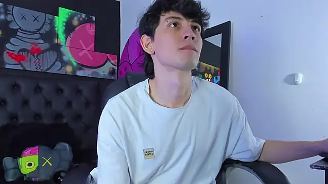 Snapshot of Santi_delacruz chatting on January 29, 2025, 4:30 pm Santi delacruz online show from January 29, 2025, 4:30 pm