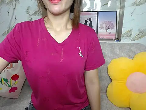 Snapshot of Love_bug15 chatting on October 9, 2025, 5:49 am Love bug15 online show from October 9, 2025, 5:49 am